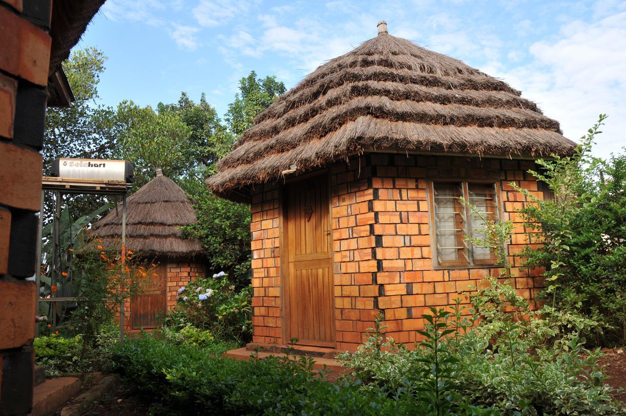 New Court View Hotel Masindi Kültér fotó