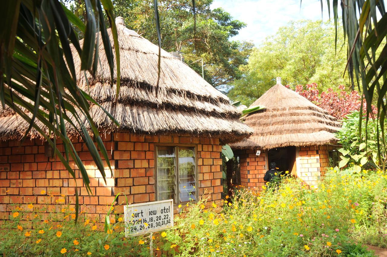 New Court View Hotel Masindi Kültér fotó